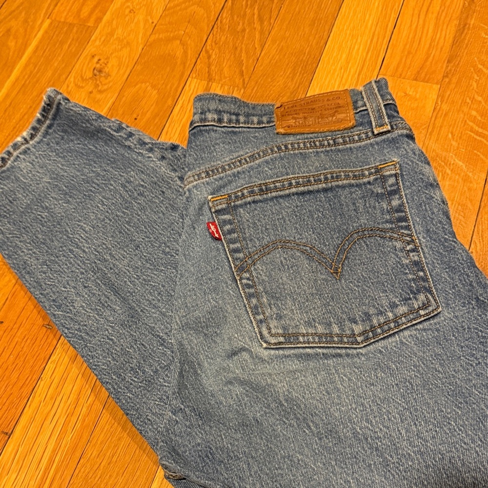 Levi's Women's Wedgie Fit Blue Straight Leg Jeans